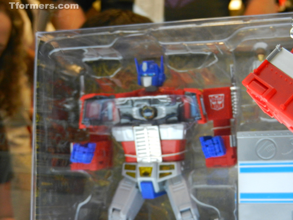 Transformers Masterpiece Optimus Prime  (104 of 134)